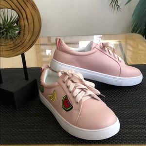 Big Kids/ Teen Girl embroidered Sneakers SZ 6 Pink